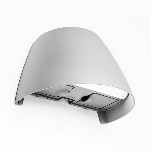 Plejd Bluetooth Útiljós – Áfellt Hálfmána með Innbyggðum Tenglum