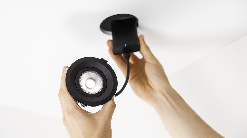 Plejd Innfelt LED Smartljós – Hvítt og Svart , Tunable White DWN-01