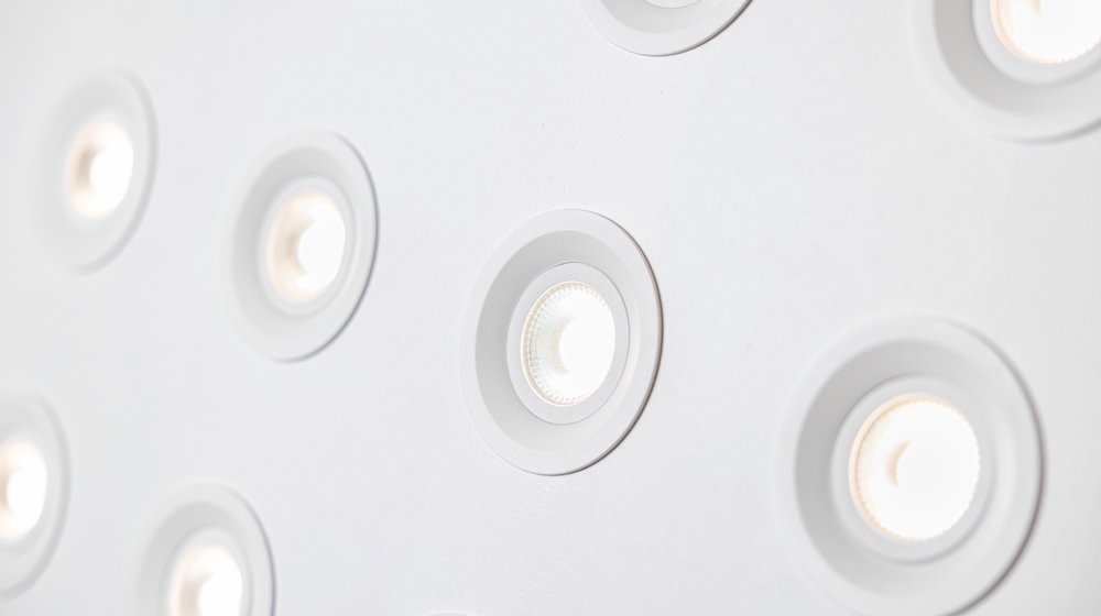 Plejd Innfelt LED Smartljós – Hvítt og Svart , Tunable White DWN-01