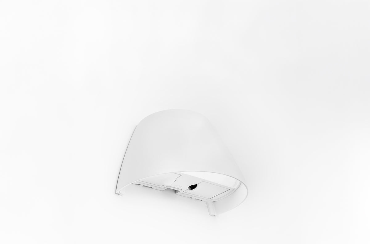 Plejd Bluetooth Útiljós – Áfellt Hálfmána með Innbyggðum Tenglum
